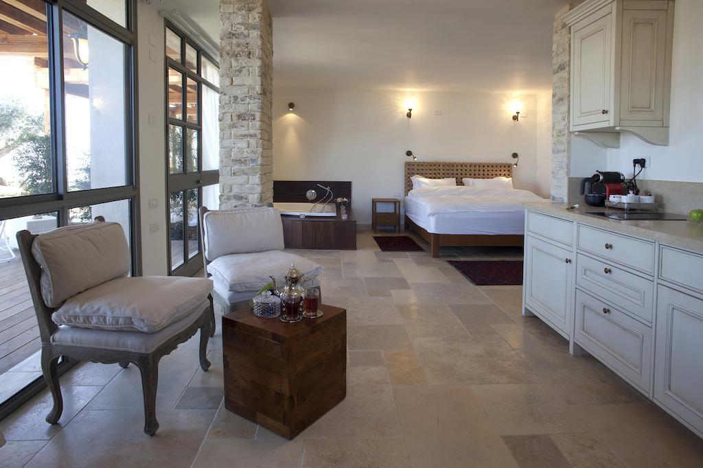 Boutique Hotel Tamarin Rosh Pinna Kamer foto